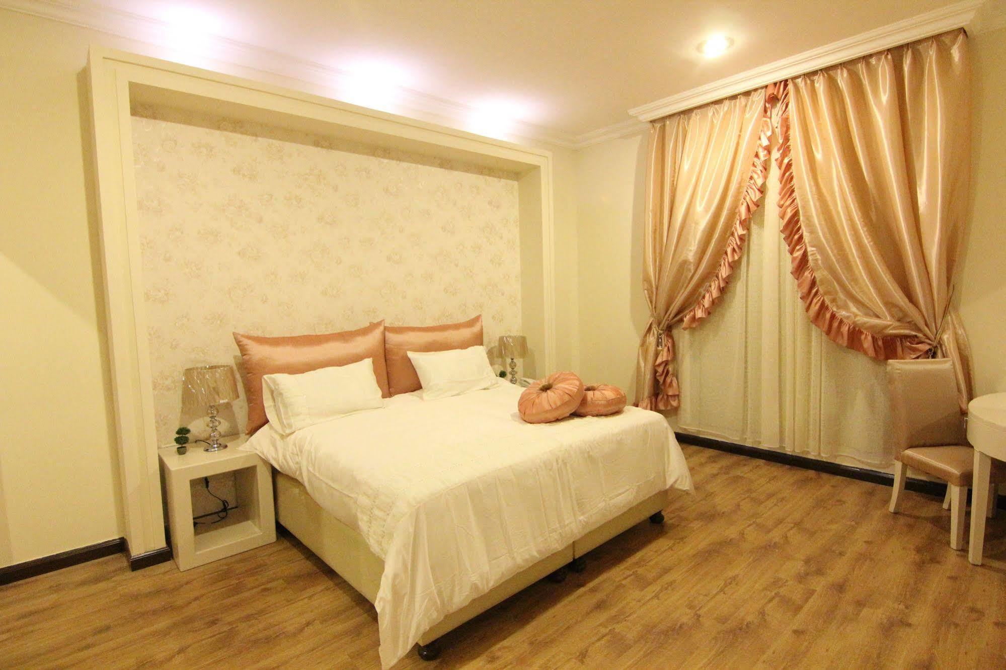 Flora Hotel Suites Эр-Рияд Экстерьер фото