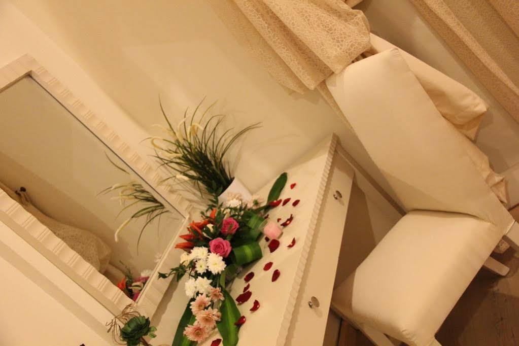 Flora Hotel Suites Эр-Рияд Экстерьер фото